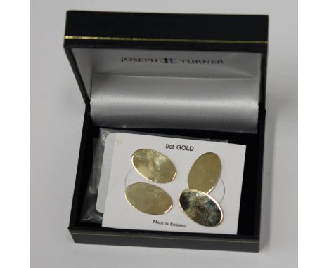 A pair of contemporary hallmarked 9ct gold cufflinks, wt. 11.5g.