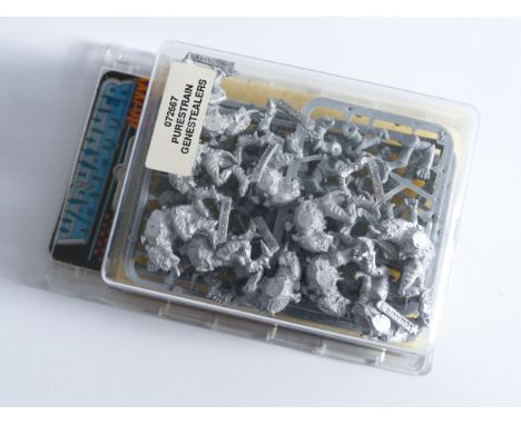This is a vintage set of&nbsp;PURESTRAIN GENESTEALERS&nbsp;made in the&nbsp;UNITED KINGDOM&nbsp;by&nbsp;CITADEL MINIATURES&nb