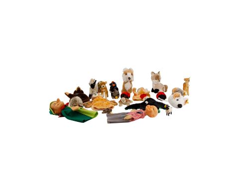 STEIFF 22-tlg Konvolut aus Handpuppen, Feld- und Waldtieren, 2. H. 20. Jh. darunter 6 Handspielpuppen: Hand-Hahn (Knopf, Fahn