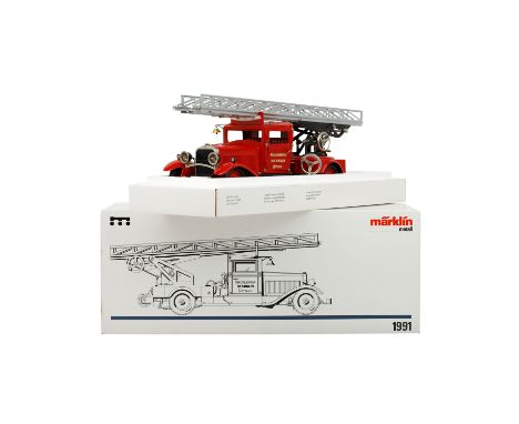 MÄRKLIN Feuerwehrauto 1991, rot lackierte Blechausführung "Werksfeuerwehr Märklin Göppingen", Frontbeleuchtung, Uhrwerkantrie