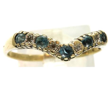 9ct gold diamond and aquamarine ring, size V/W, 2.3g. P&amp;P Group 1 (£14+VAT for the first lot and £1+VAT for subsequent lo