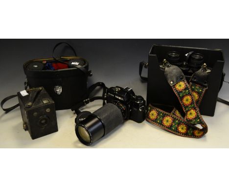 Photographic Equipment - a Minolta X -700 camera, cased with a 70-120mm zoom ; Everlite binoculars; others; various photograp