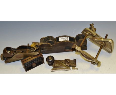 Tools - a Stanley No. 98; a  Stanley No. 94 butt gauge; a Stanley plane; a Record 043; another shaped plane, indistinctly mar