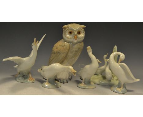 Ceramics - a Nao Owl; a LLadro Goose; others (6)