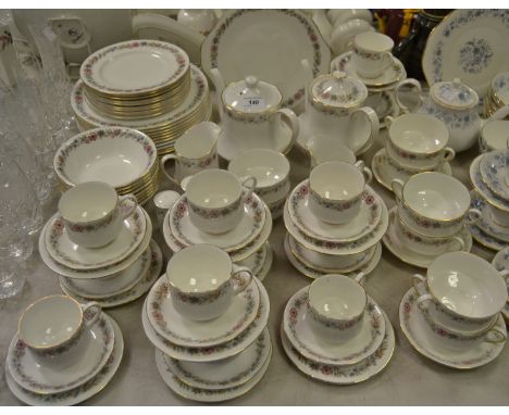 A Royal Albert Belinda pattern dinner and tea service