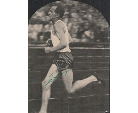 Athlete, Emil Zátopek signed vintage newspaper photograph clipping. This unique signature shows Zátopek running in action wit