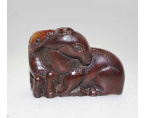 Japanese boxwood two horses netsuke length approx 5.5cm