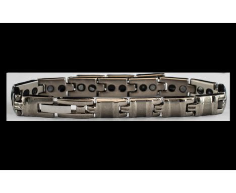 Titanium Small Ladies Bracelet, weight 18 grams.