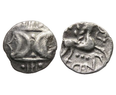Iceni ECEN silver unit. Circa 10-43 AD. Double crescent emblem on verticle wreath. R. Horse right, large oval head, S below h