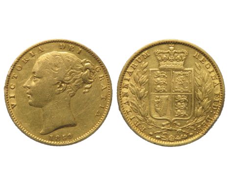 Victoria 1859 gold sovereign. 7.92g. Second large head left. WW incuse on truncation, date below. R. Crowned shield within wr