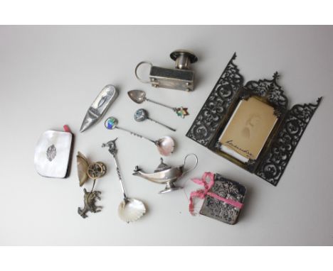An unmarked white metal snuff box in the form of a shoe, together with a small assortment of collectables to include a miniat