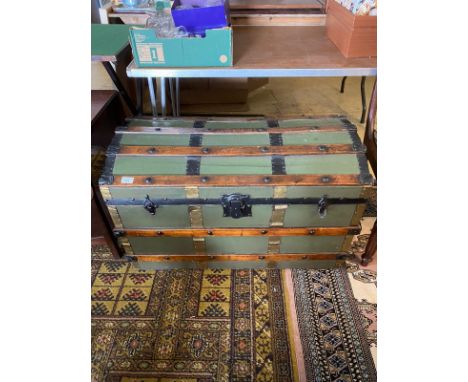 Large dome interior trunk . 