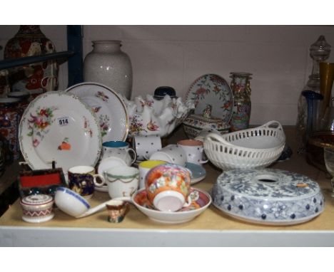 VARIOUS CERAMICS, etc, to include Moore Bros wavy edged bowl Rd.No.190756 (hairlines and chips), six Susie Cooper coffee cans
