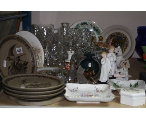 VARIOUS CERAMICS AND GLASS, to include small Mdina vase, Nachtmann Cat, Poole Plates 'British Garden Birds', Royal Doulton 'B