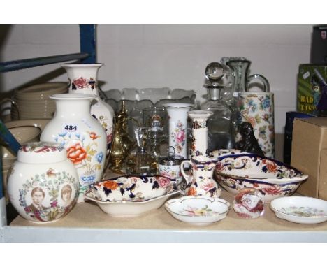 VARIOUS GLASS AND CERAMICS, to include Masons 'Mandalay', 'Chinese Peony', Aynsley, Caithness, Worcester, Derby etc