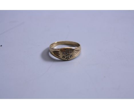 A 9CT DRESS RING, ring size R, approximate weight 2.7 grams