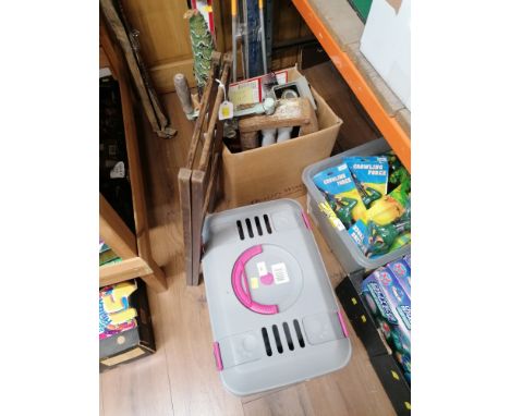 Plastic pet carrier, small wooden clothes airer and box of projector and mangle