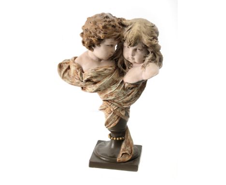 Eduard Stellmacher (Austria, 1868-1945). "Busto de niños", en cerámica policromada Stellmacher and Kessel (RSt&amp;K), 40 cm.