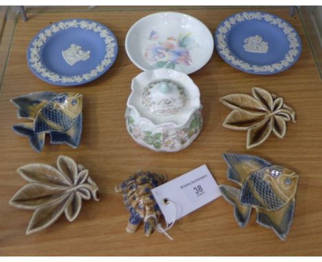 Mixed lot to include Wade trinket dishes, two Wedgwood Jasperware pin dishes and a Royal Doulton 'Summer' pattern pot and cov