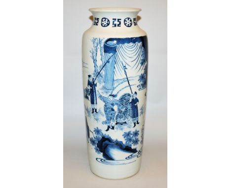 Große Blauweiß-Zylindervase, Kangxi-Historismus, China, wohl Ende 19./ Anfang 20. Jh.Porzellanvase mit eingezogenem kurzem Ha