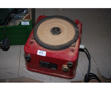 A 'Rexon' whetstone grinder/sharpener wheel. (Ran when arrived at auction).