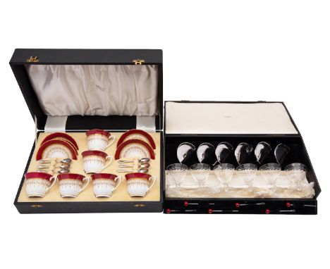 An Elizabeth II silver and glass cocktail set, dishes T&S Birmingham 1959, retailed by Mappin and Webb Ltd, Birmingham, compr