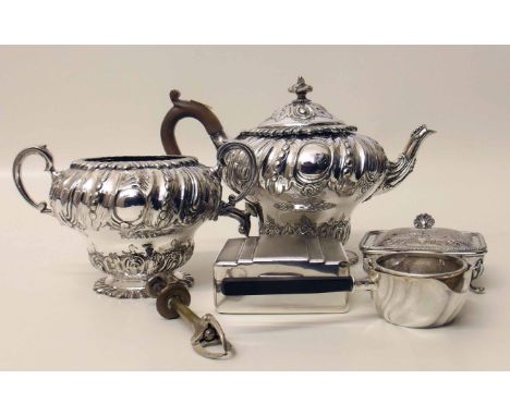 Silver cigarette box, plated tea pot and sucrier, tea strainer etc. Condition report: see terms and conditions