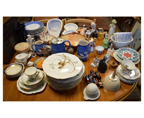 Assorted ceramics to include; late Victorian/Edwardian Locke &amp; Co (Worcester) blush ivory potpourri bowl and cover, Victo