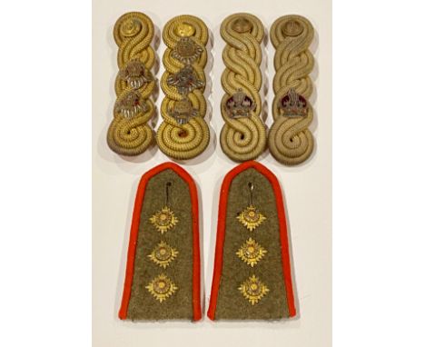 Four Officer shoulder cords and pair of Greatcoat coloured epaulettes. Royal Dublin Fusiliers Victorian Lieutenant ... Border
