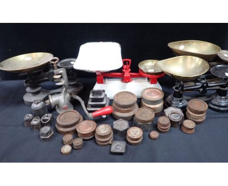 A COLLECTION OF KITCHEN SCALES weights, and a mincer