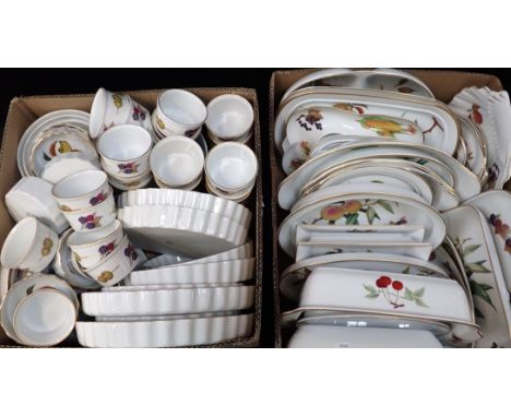 ROYAL WORCESTER 'EVESHAM' a quantity to include souflee dishes, ramekins, flan dishes, serving plates and dishes