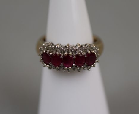 Gold ruby and diamond set ring - Approx size: J 