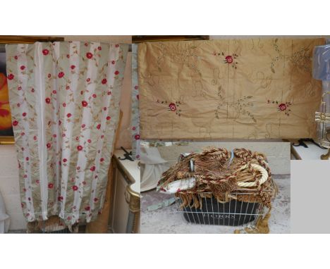 Curtains blind and collection of tassel's 