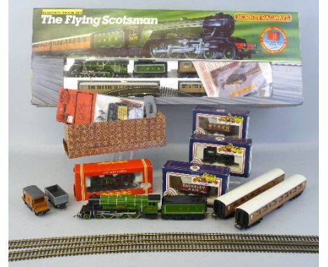 '00' gauge - Hornby Railways Flying Scotsman part set in box, another Tri-ang Hornby Class A3 4-6-2 locomotive and tender "Fl