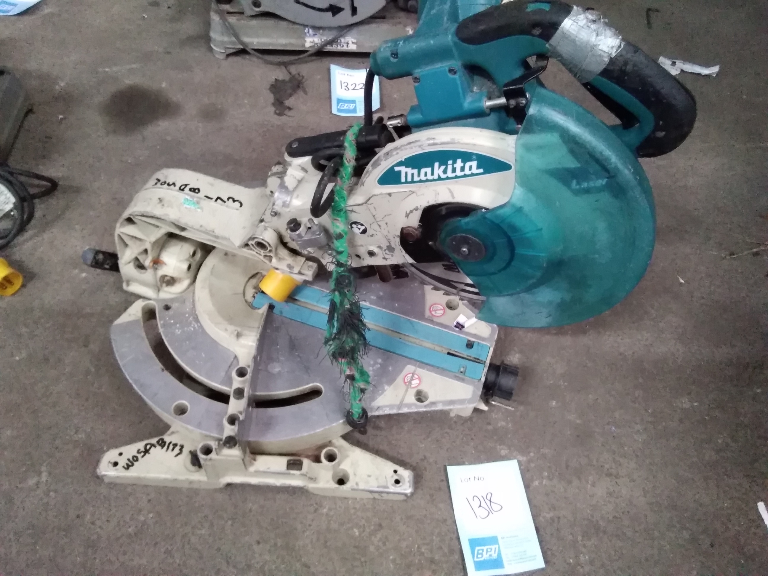 Makita LS1013L Mitre Saw . wosab173