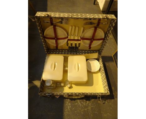 Vintage 1960s picnic set by Sirray