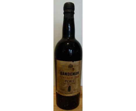 1 Bottle Sandeman Vintage Port 1960 1 Bottle Sandeman Vintage Port 1960 (level at upper shoulder)