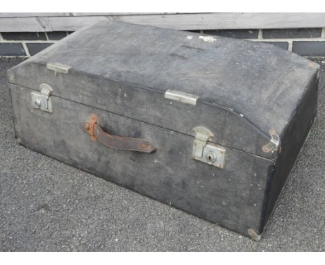 CAR TRUNK