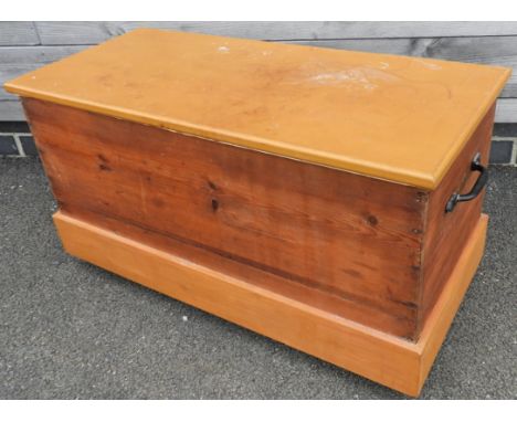 PINE SMALL TRUNK