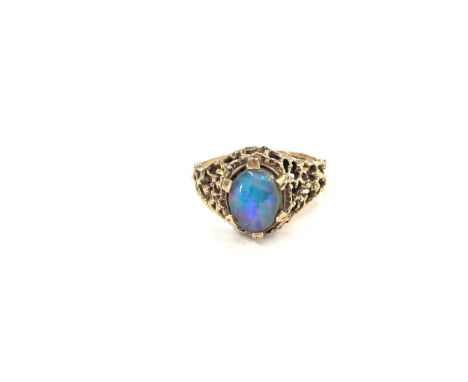 Ladies vintage 9ct gold modernist opal ring, approximate weight 3.9g, UK Size N 