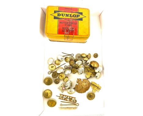 Selection of vintage military buttons, badges etc 