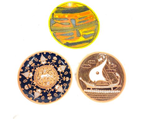 Selection of 3 vintage plates includes Poole etc 