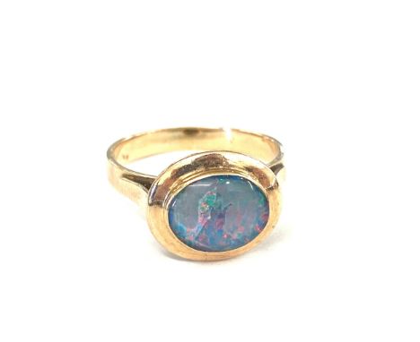 Vintage ladies 9ct gold and opal ring, approximate weight 3.4h, ring size P 