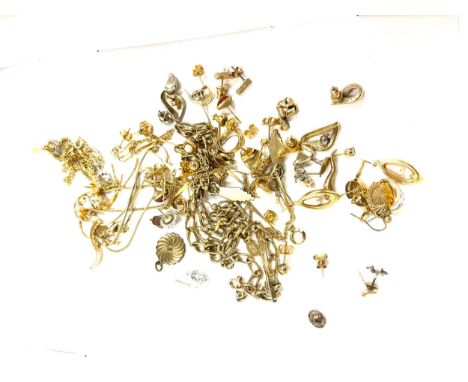 Selection of vintage and later gold toned jewellery 