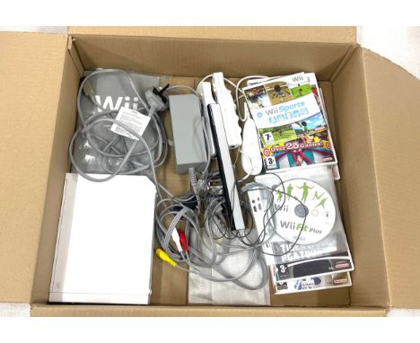 Wii console and accessories, in working order 