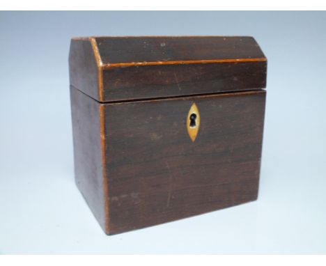 A GEORGIAN ROSEWOOD TEA CADDY, of rectangular form with canted lid, string inlay to edges, W 12.8 cm, D 10 cm, H 13 cm 