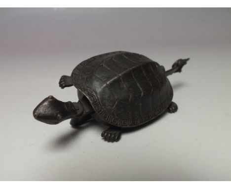 A CHINESE BRONZE LOCK AND KEY IN THE FORM OF A TURTLE, W 12 cm