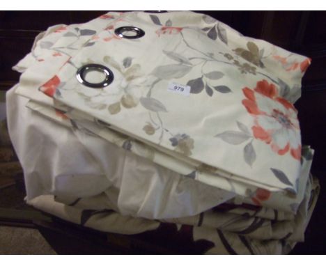 QTY CURTAINS ETC
