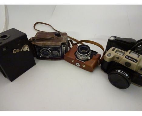 VINTAGE REFLEKTA CAMERA, VINTAGE KODAK CAMERA, YASHICA CAMERA PLUS 2 OTHERS