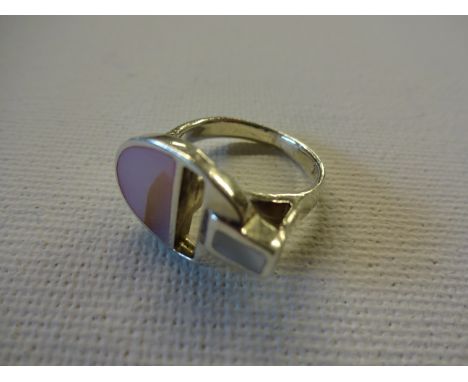 SILVER RING WITH PINK AND WHITE ENAMEL STAMPED 925